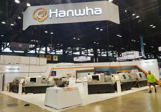 한화는 10일(현지시간)부터 엿새 동안 미국 시카고 맥코믹 플레이스에서 열리는 '국제 제조기술 전시회(IMTS) 2018'에 참가해 신제품을 선보인다고 밝혔다. IMTS 2018 전시장 내 한화 부스 조감도. <한화 제공>